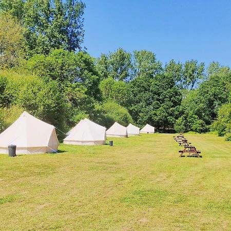 Battle Pods And Bells Glamping Hotel Kültér fotó