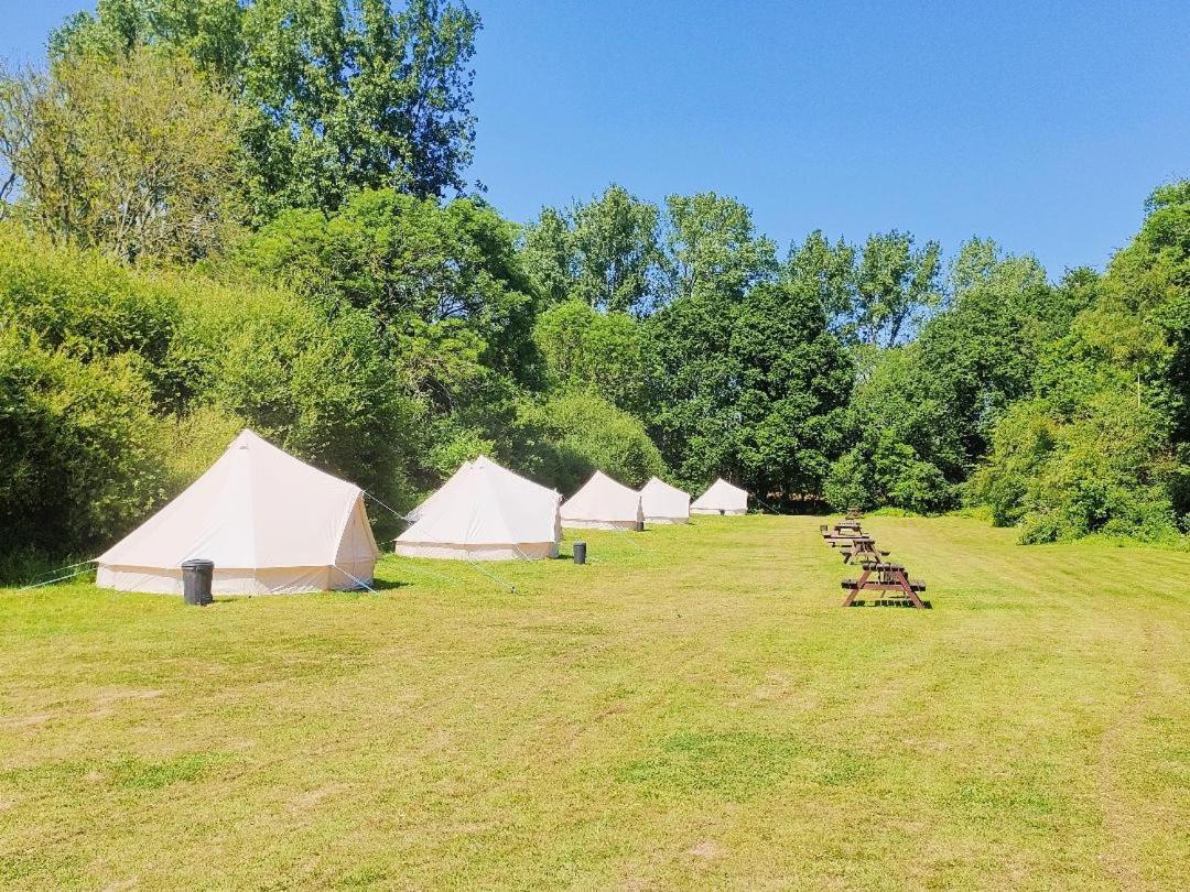 Battle Pods And Bells Glamping Hotel Kültér fotó